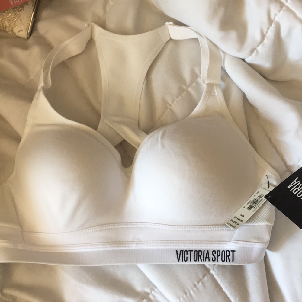 NWT VS SPORTS BRA